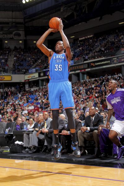 在罚球线附 在罚球线附